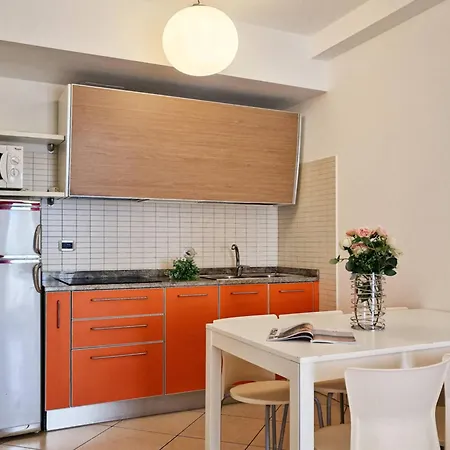 Apartman Poolside Retreat With Terrace And Bibione