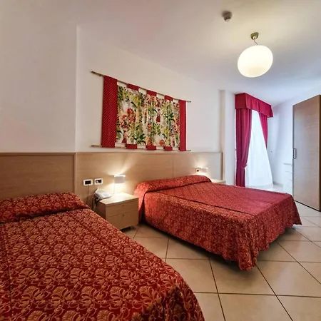 Poolside Retreat With Terrace And Apartman Bibione