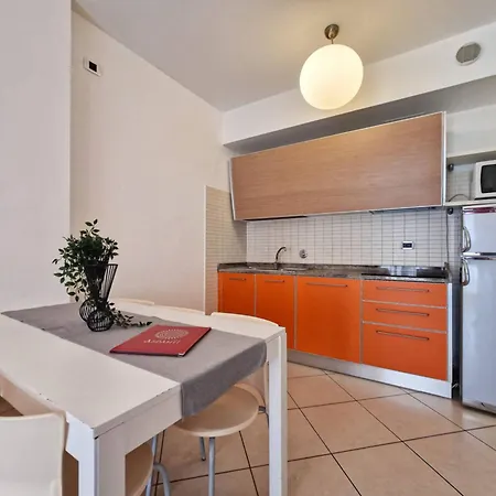 Apartman Poolside Retreat With Terrace And Bibione