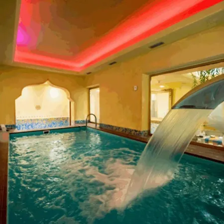 Poolside Retreat With Terrace And Apartman